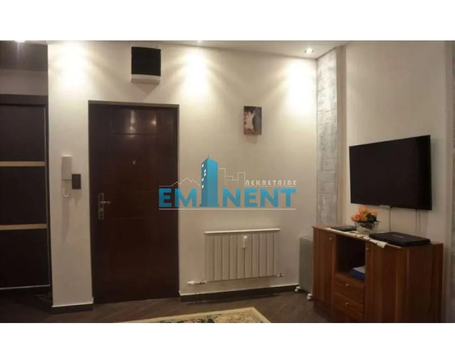 Izdavanje, dvosoban stan, 55m², Lekino Brdo, Voždovac Sve Podlokacije