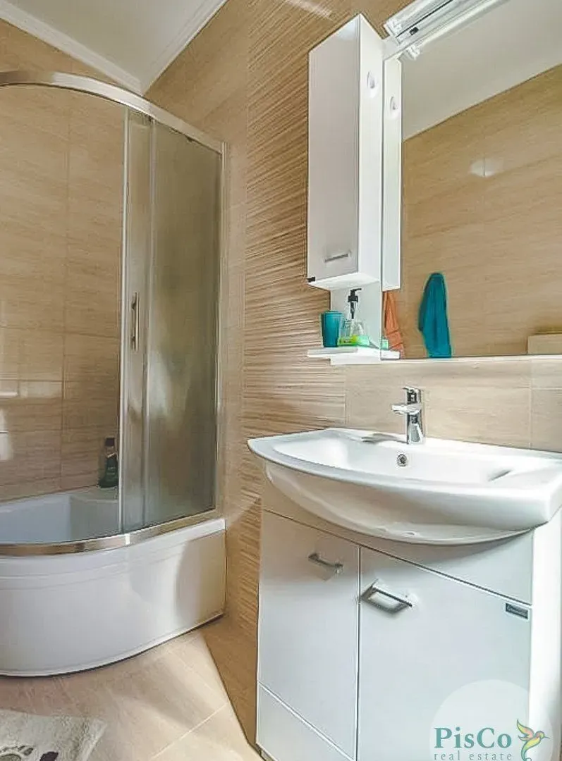 Rent, one bedroom apartment, 60m², Kotor, Crna Gora