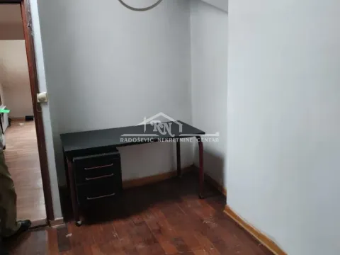 Izdavanje, dvosoban stan, 80m², Vračar Sve Podlokacije, Beograd - image 10