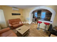 Izdavanje, trosoban stan, 80m², Stari Grad, Beograd - image 2