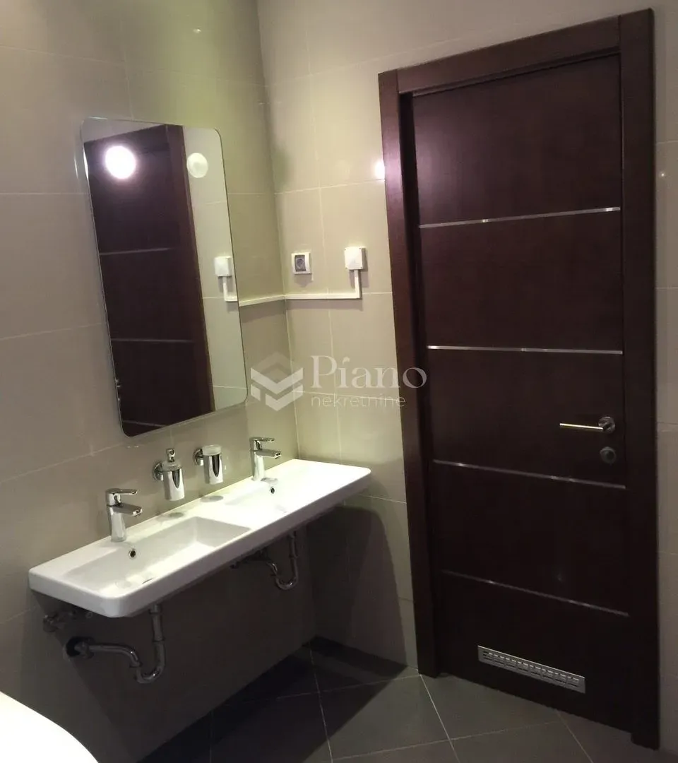 Rent, two bedroom apartment, 166m², Podgorica, Crna Gora
