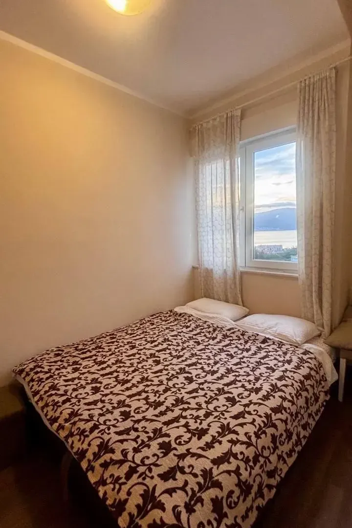 Prodaja, jednosoban stan, 50m², Centar, Tivat