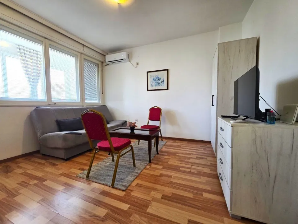 Rent, studio apartment, 32m², Centar, Podgorica