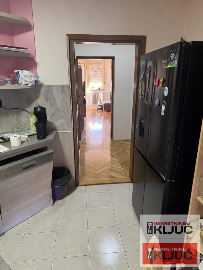 Prodaja, dvosoban stan, 73m², Novo naselje, Novi Sad