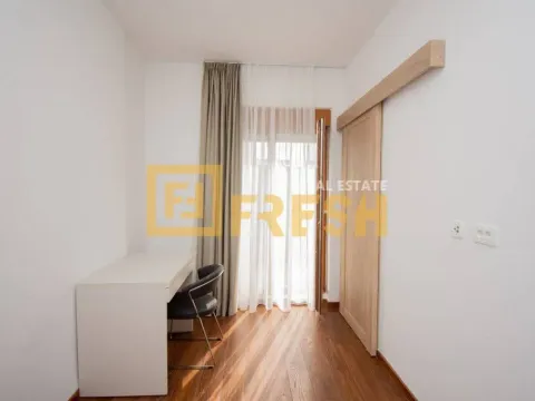 Izdavanje, trosoban stan, 90m², Master Kvart, Podgorica - image 9