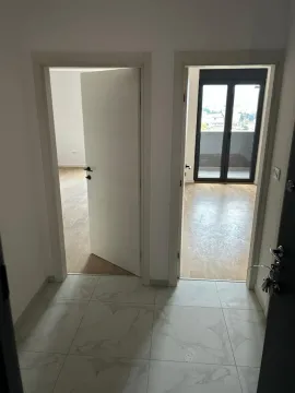 Prodaja, jednosoban stan, 43m², Stari Aerodrom, Podgorica - image 4