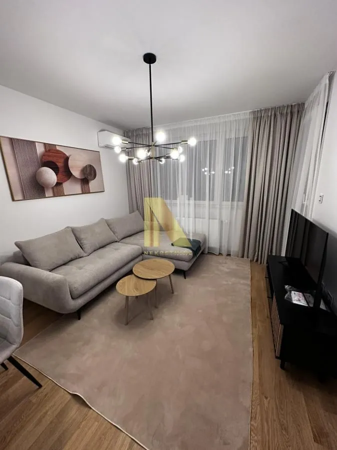 Izdavanje, dvosoban stan, 42m², Podbara, Novi Sad Sve Podlokacije