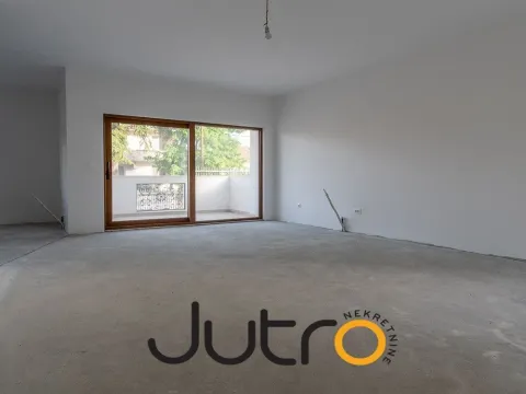 Prodaja, četvorosoban stan, 155m², Podgorica, Crna Gora - image 7