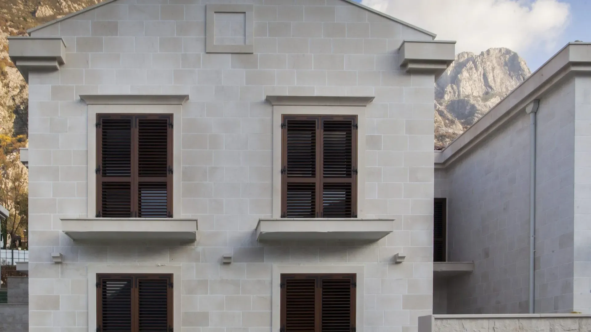 Prodaja, stan, 196m², Dobrota, Kotor