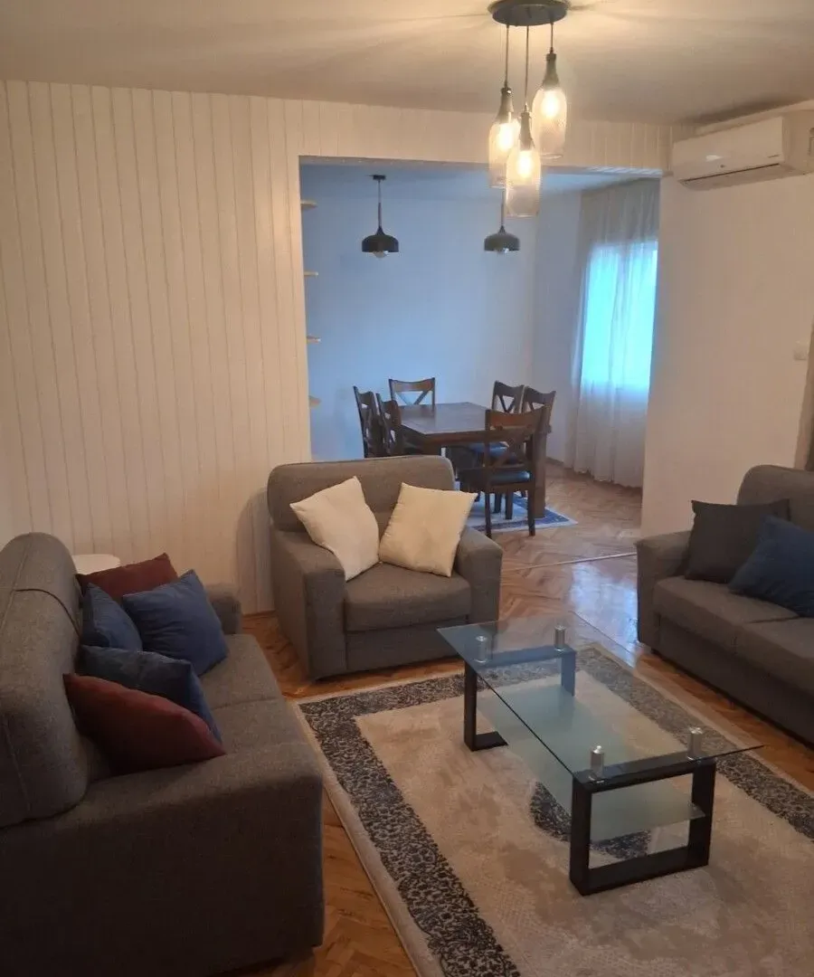 Rent, house, 108m², Stari Aerodrom, Podgorica