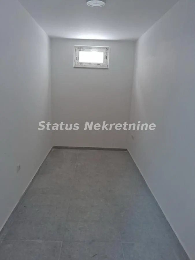 Rent, office space, 400m², Adamovićevo Naselje, Novi Sad Sve Podlokacije