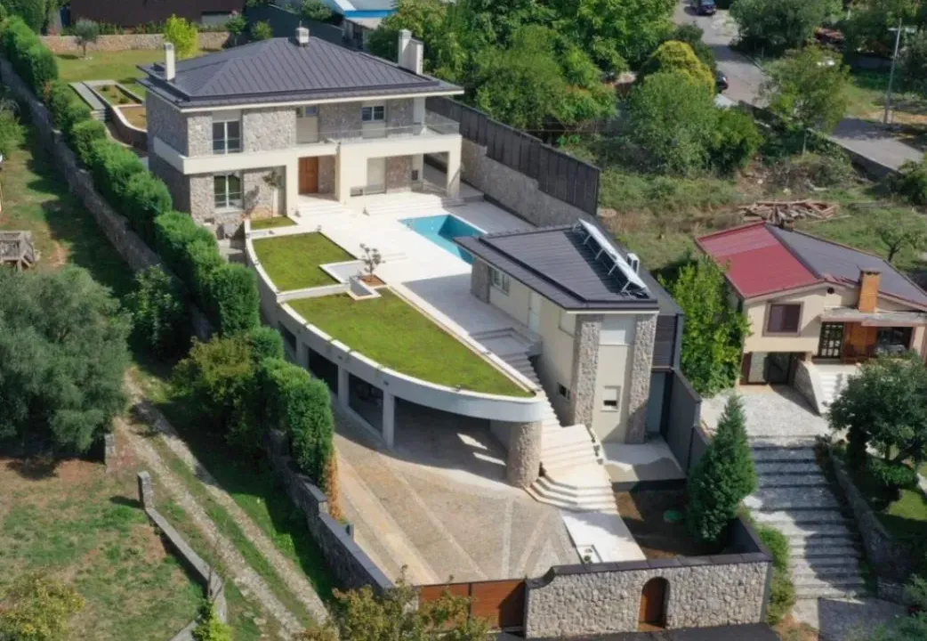 Prodaja, kuća, 500m², Mareza, Podgorica