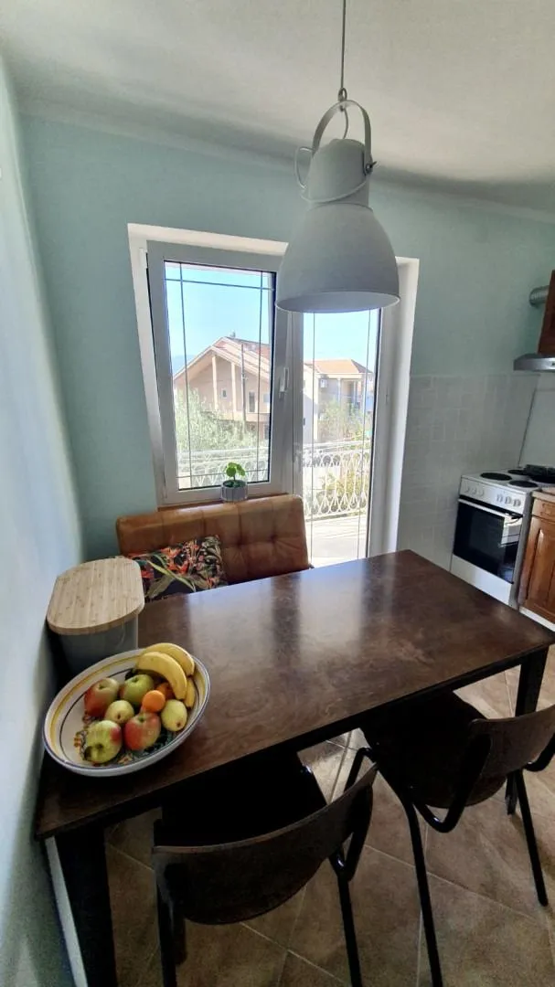 Prodaja, kuća, 375m², Kalimanj, Tivat