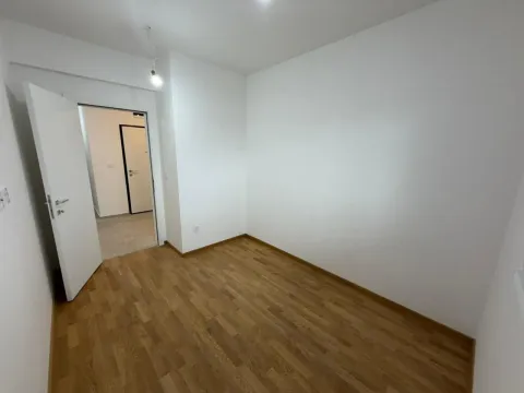 Prodaja, trosoban stan, 105m², Stari Aerodrom, Podgorica - image 10