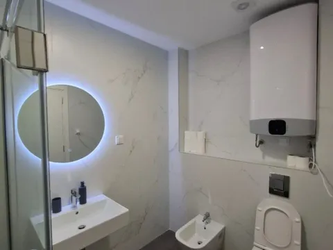 Izdavanje, dvosoban stan, 71m², Bečići, Budva - image 8