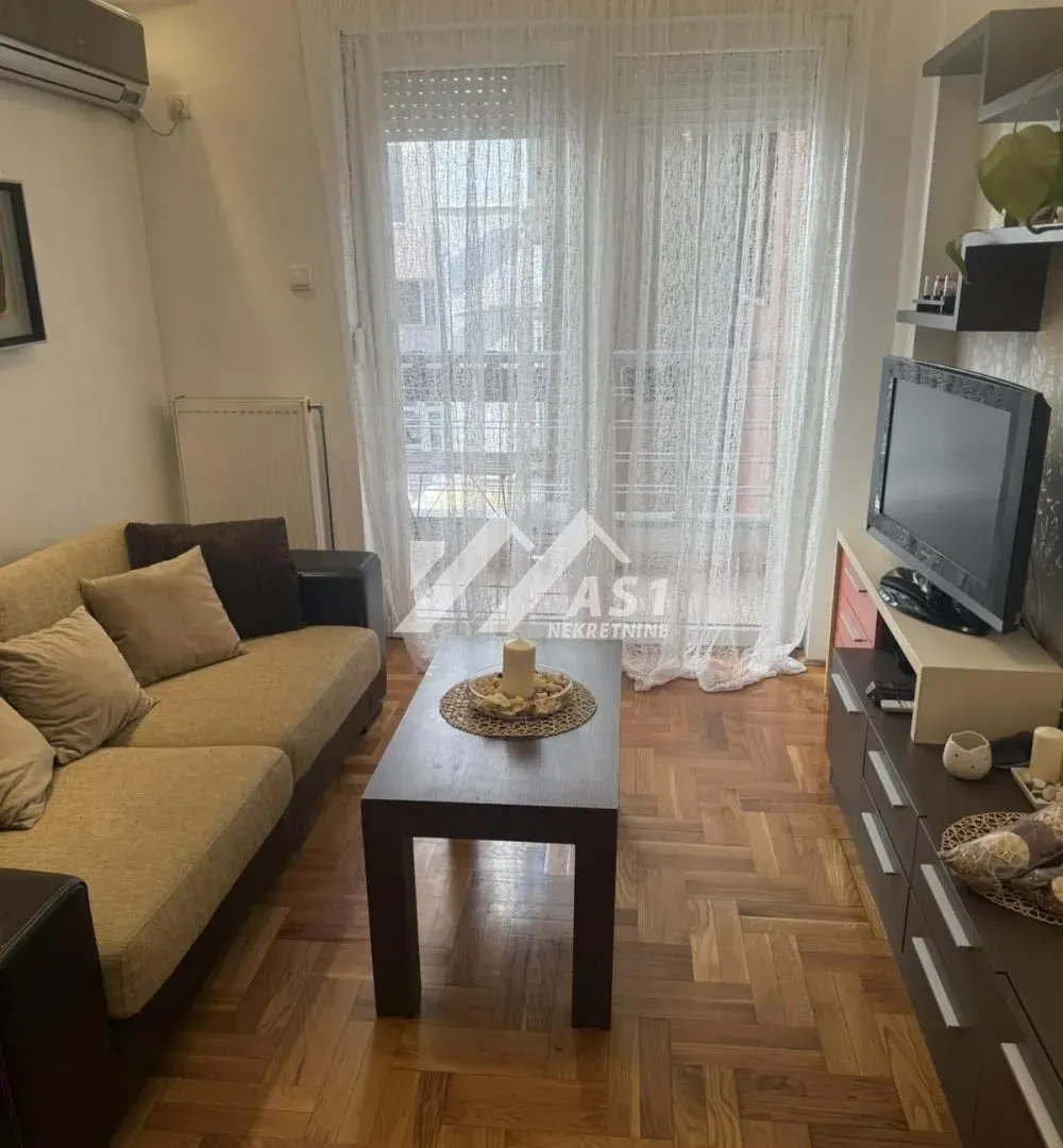 Izdavanje, jednosoban stan, 38m², Grbavica, Novi Sad Sve Podlokacije