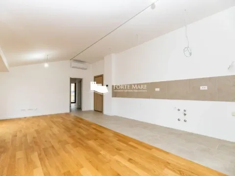 Prodaja, trosoban stan, 88m², Bijela, Herceg Novi