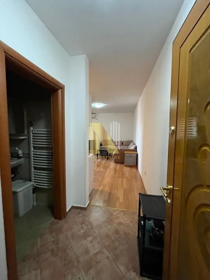 Izdavanje, garsonjera, 31m², Bulevar Oslobodjenja, Novi Sad Sve Podlokacije