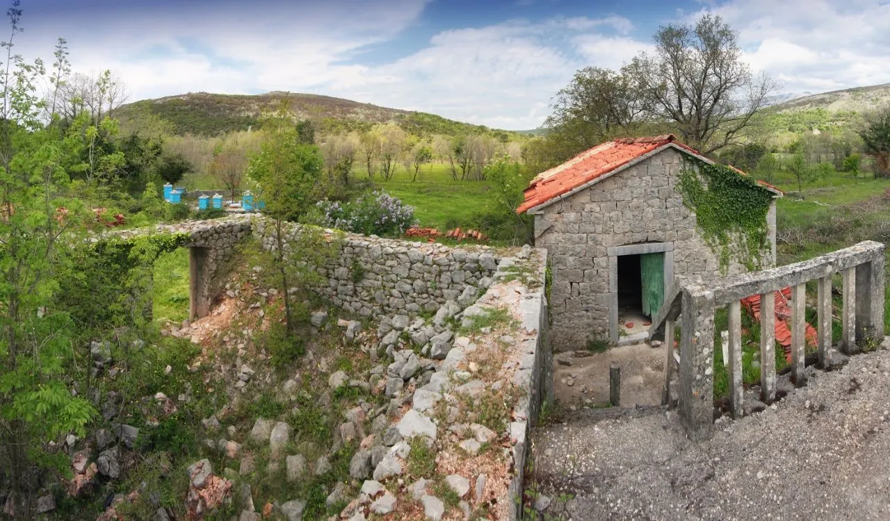 Prodaja, plac, 164m², Kotor, Crna Gora