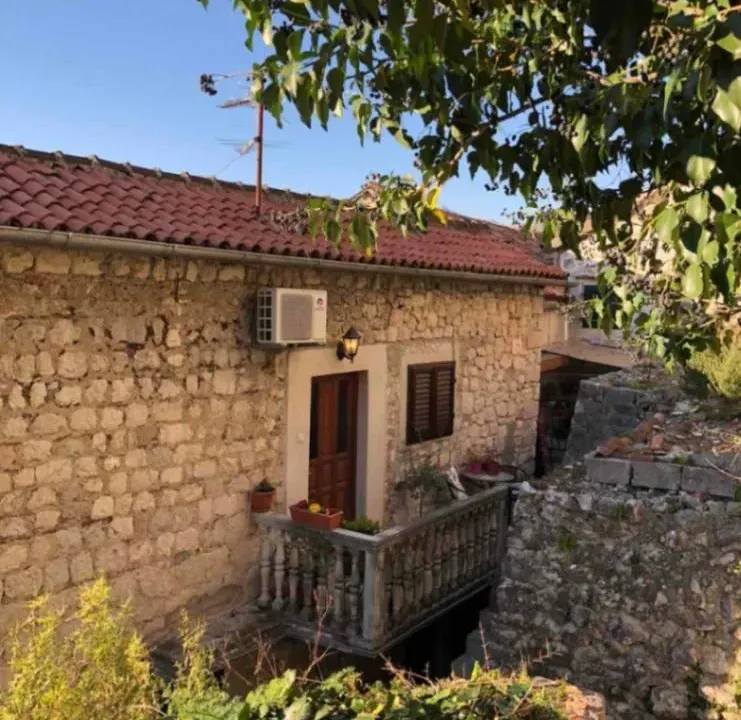 Sale, one bedroom apartment, 87m², Grad, Kotor