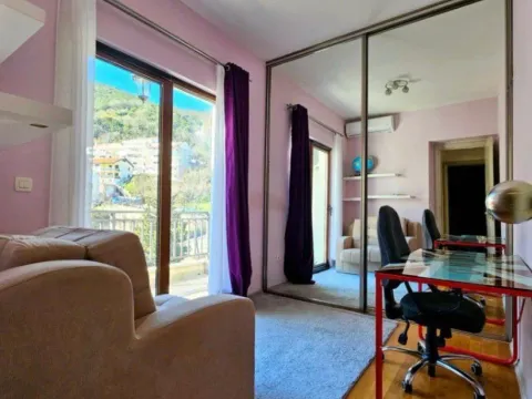 Izdavanje, četvorosoban stan, 120m², Budva, Crna Gora - image 5