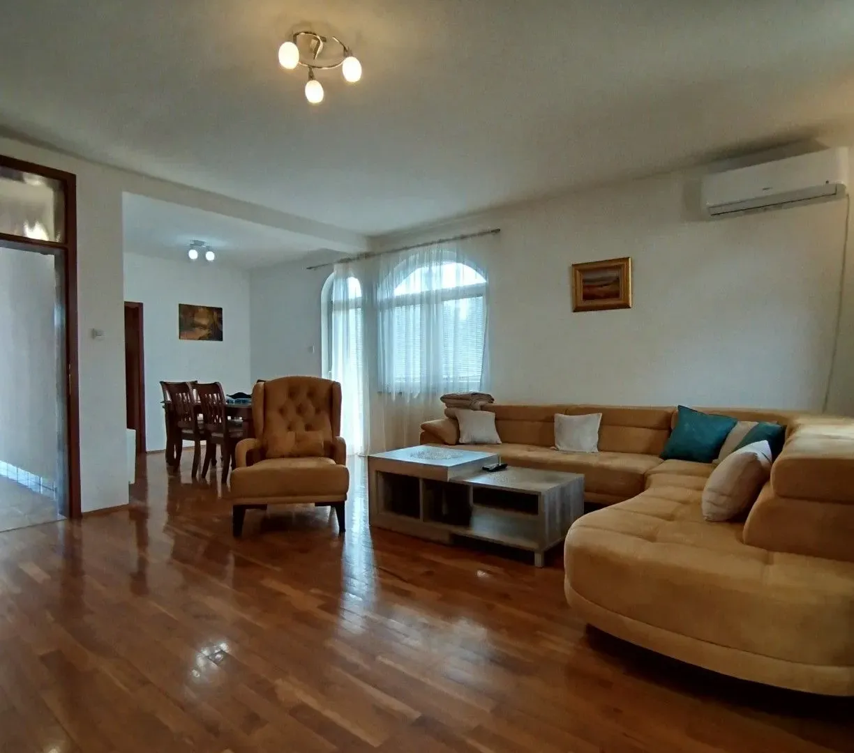 Rent, house, 160m², Tološi, Podgorica