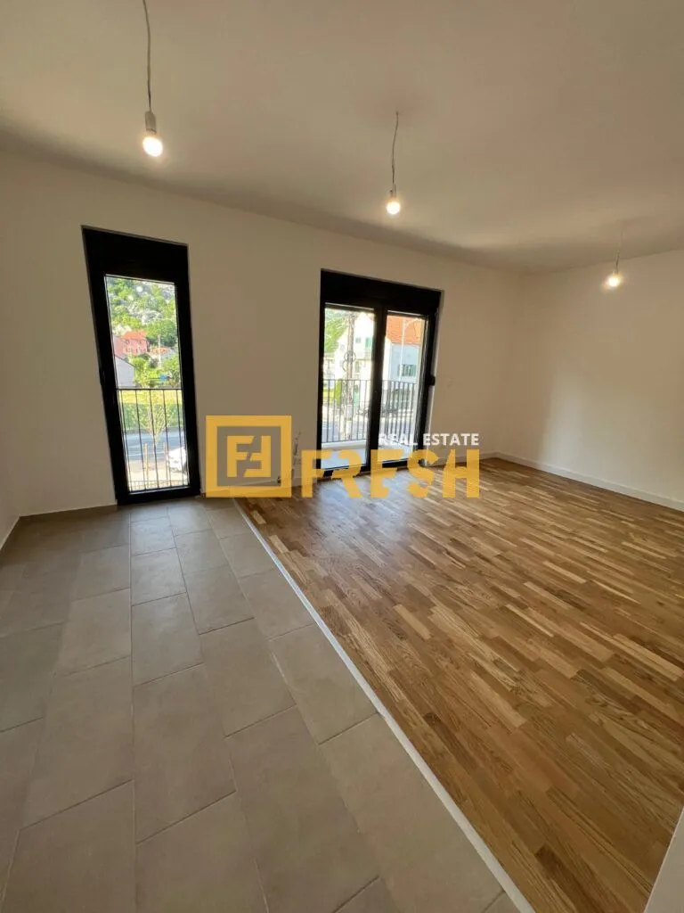 Izdavanje, dvosoban stan, 65m², Cetinje, Crna Gora
