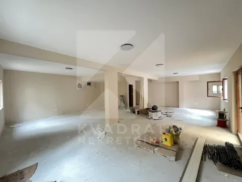 Izdavanje, poslovni prostor, 90m², Stara Varoš, Podgorica - image 3
