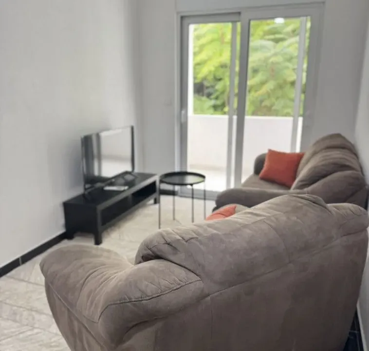 Izdavanje, jednosoban stan, 50m², Polje, Bar