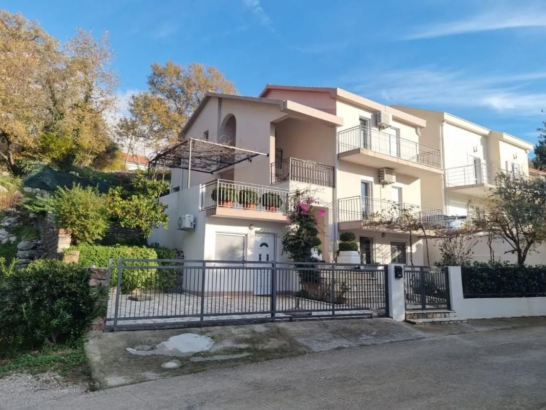 Prodaja, kuća, 160m², Petrovac, Budva