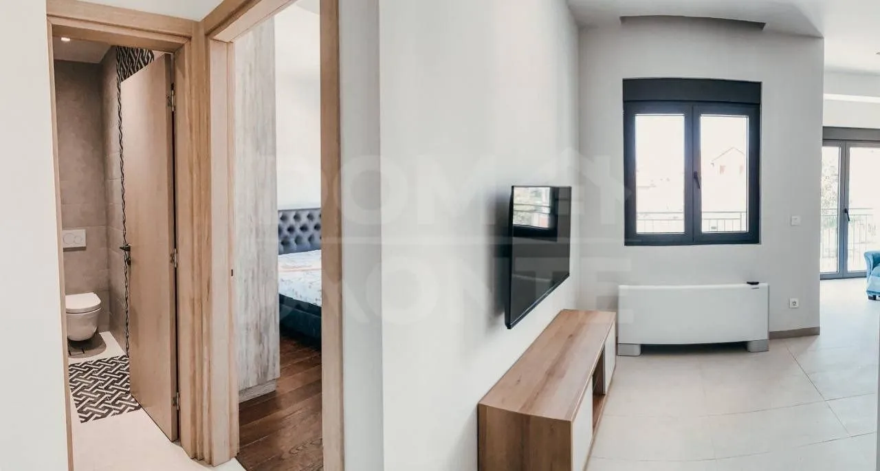 Izdavanje, jednosoban stan, 40m², Tivat, Crna Gora