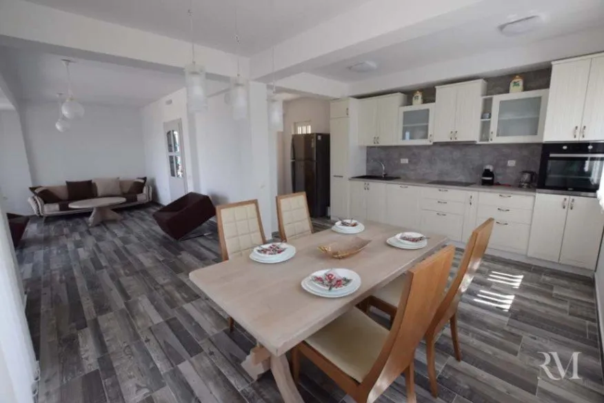 Prodaja, kuća, 192m², Dub, Kotor