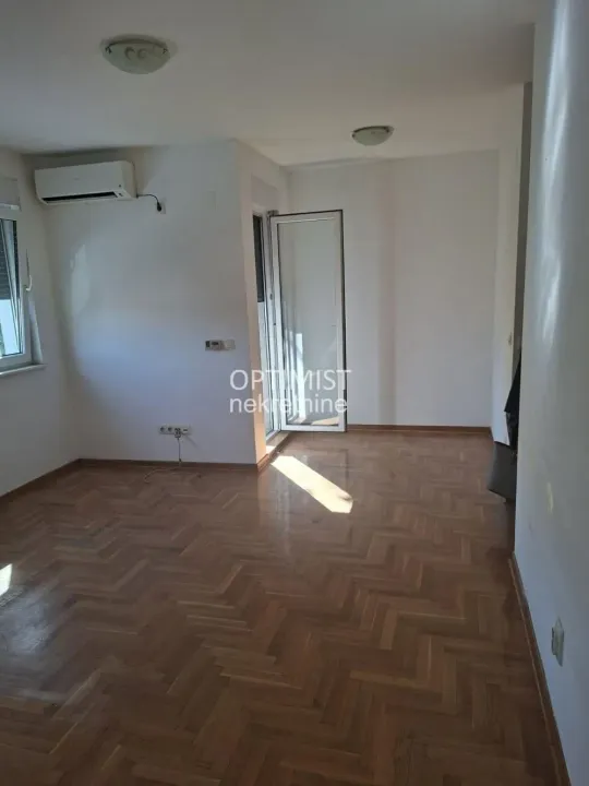 Sale, two bedroom apartment, 40m², Zemun Gornji Grad, Zemun Sve Podlokacije