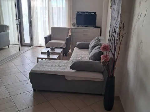 Izdavanje, jednosoban stan, 40m², Budva, Crna Gora - image 1