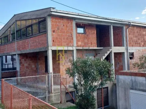 Prodaja, kuća, 180m², Bar, Crna Gora - image 2