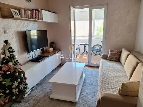 Rent, one bedroom apartment, 35m², Stari Aerodrom, Podgorica - image 1