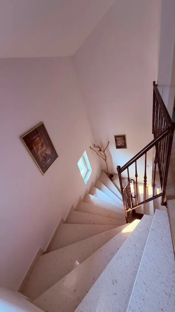 Izdavanje, kuća, 180m², Gošići, Tivat