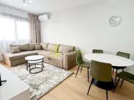 Izdavanje, dvosoban stan, 71m², Bečići, Budva - image 1