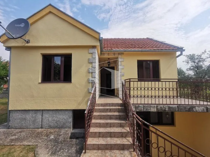 Prodaja, kuća, 71m², Podgorica, Crna Gora