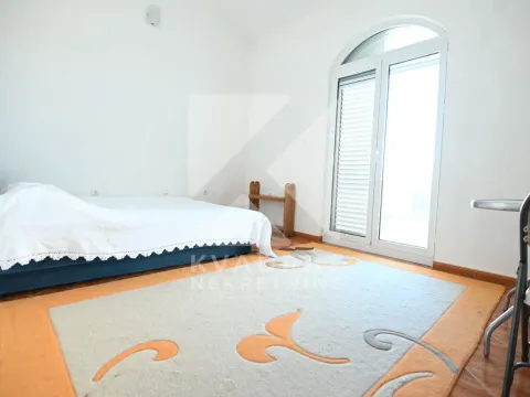 Rent, house, 400m², Zlatica, Podgorica - image 17