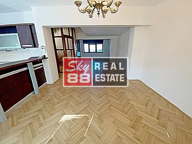 Izdavanje, kuća, 412m², Voždovac Sve Podlokacije, Beograd