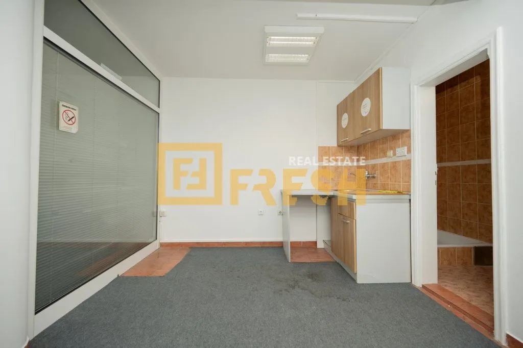 Rent, office space, 1000m², Centar, Podgorica