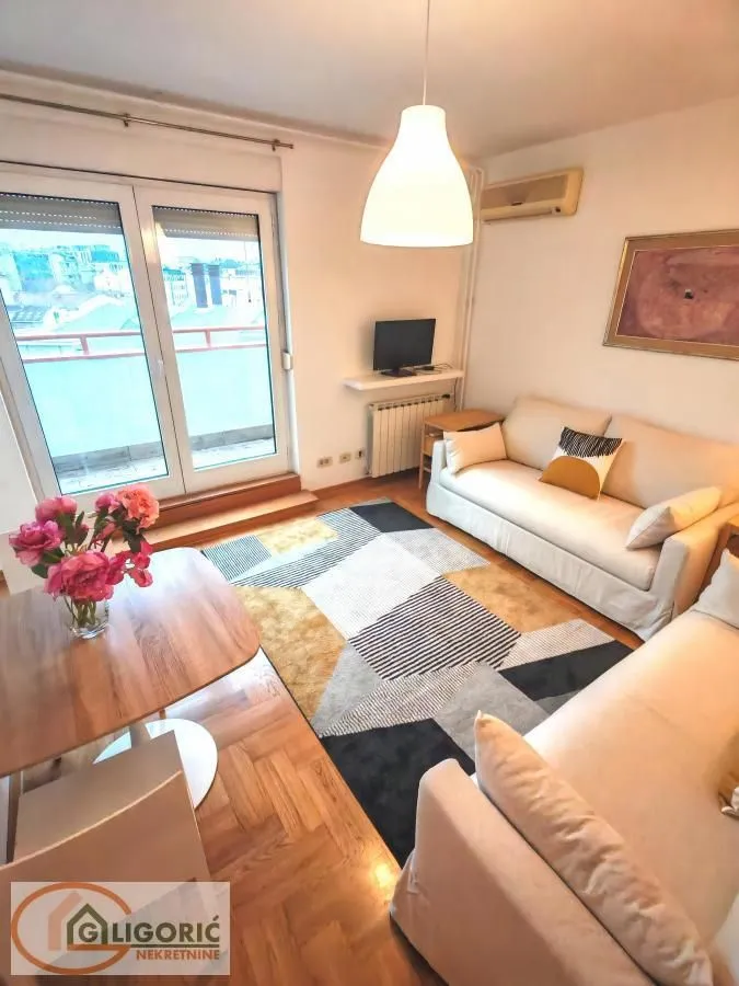 Izdavanje, jednosoban stan, 35m², Stari Grad, Beograd