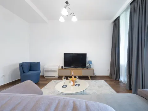 Izdavanje, dvosoban stan, 90m², Budva, Crna Gora - image 7