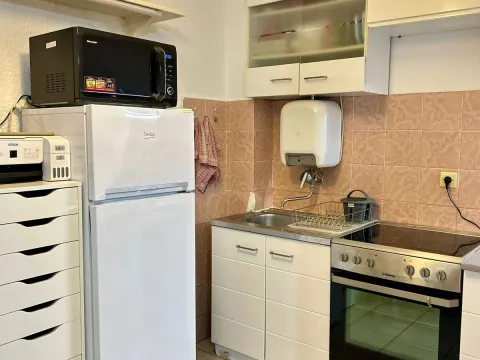 Sale, one bedroom apartment, 39m², Velji Vinogradi, Budva - image 16