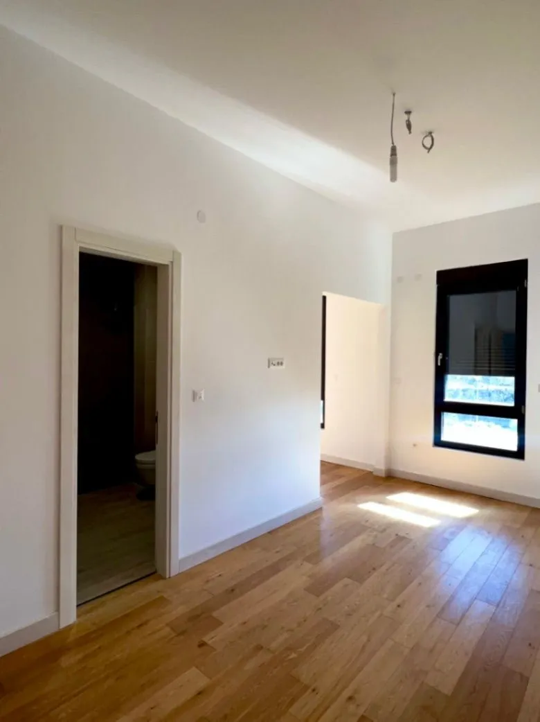 Prodaja, trosoban stan, 139m², Gornja Gorica, Podgorica