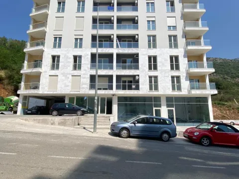 Sale, one bedroom apartment, 57m², Bečići, Budva - image 6