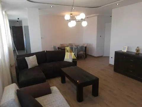 Izdavanje, četvorosoban stan, 131m², Podbara, Novi Sad Sve Podlokacije - image 2