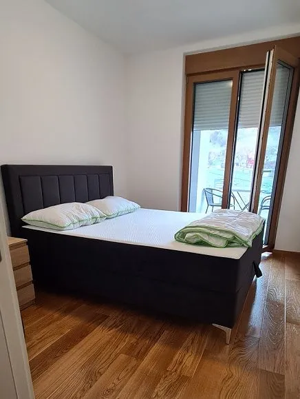 Izdavanje, trosoban stan, 74m², Novi Beograd Blok 65, Novi Beograd Sve Podlokacije