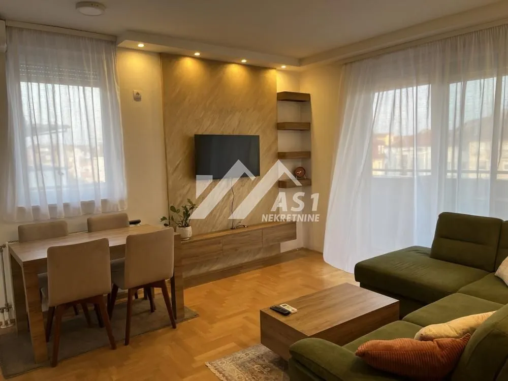 Izdavanje, trosoban stan, 65m², Novo naselje, Novi Sad